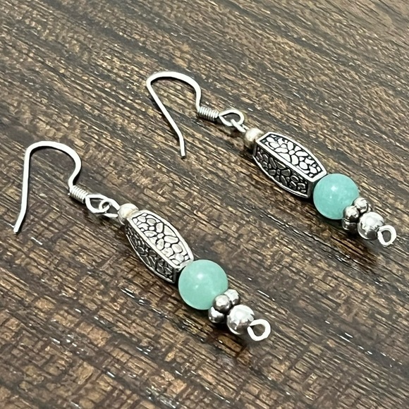 Elegant Silver Tone Dangle Earrings - Picture 4 of 5